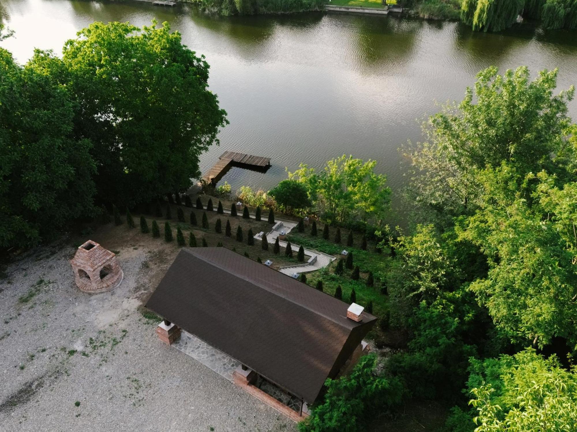 Madison Lake Villa Balotesti Buitenkant foto