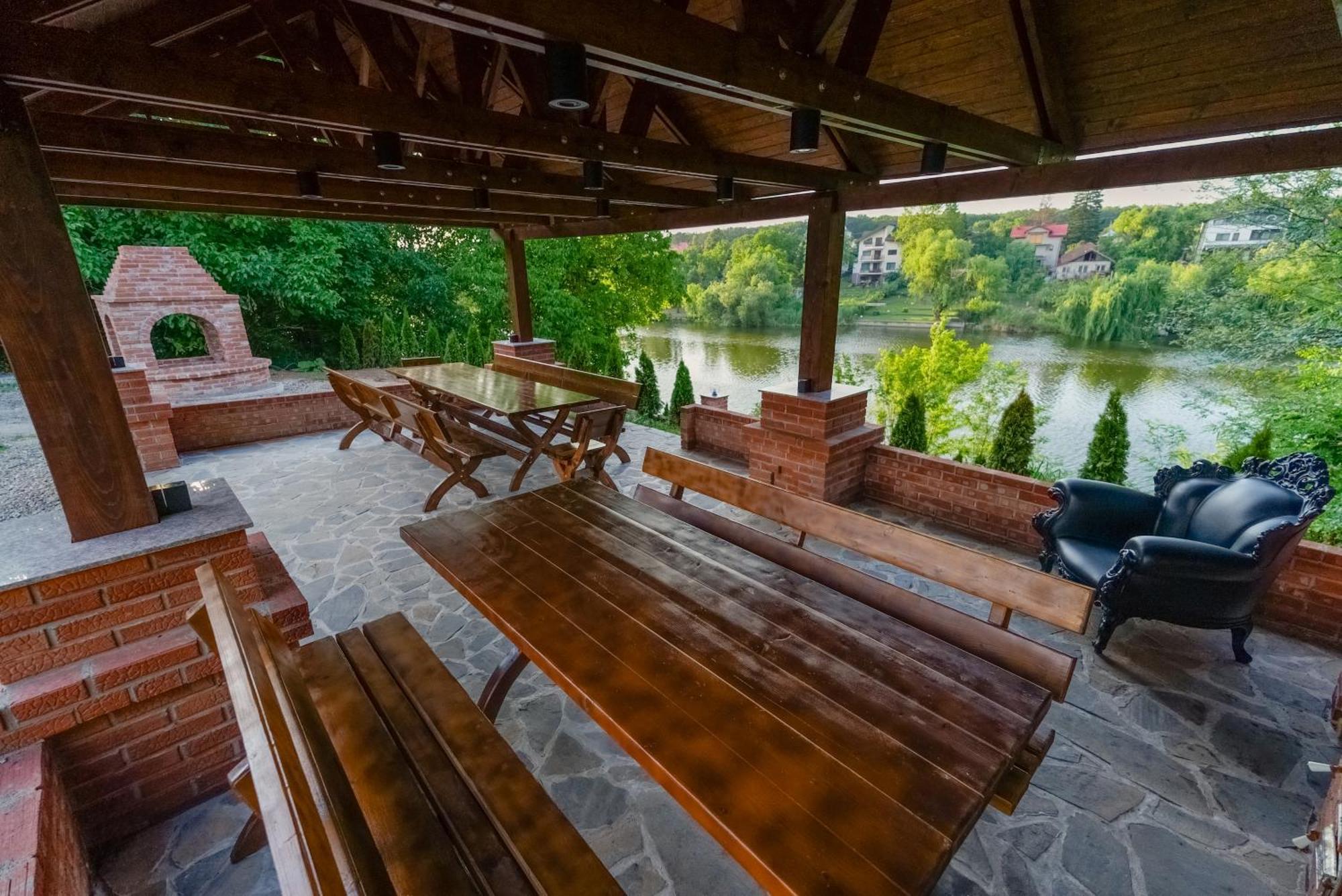 Madison Lake Villa Balotesti Buitenkant foto